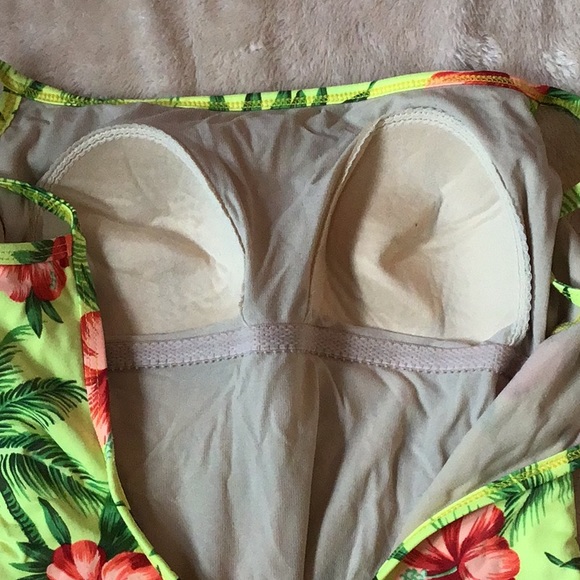 Bathing suit - Picture 4 of 6